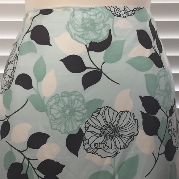 Ann Taylor Loft Silk Blend Floral Skirt Size 16 - Picture 4 of 8
